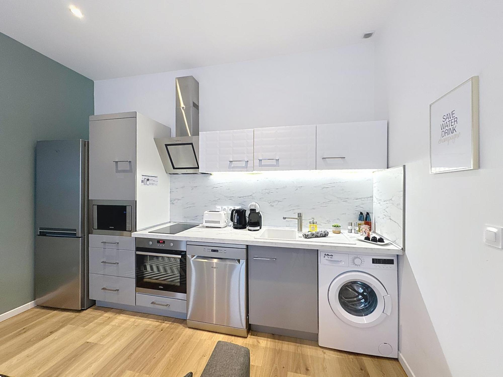 Le Sacre - Centre - Cour Privative - Parking Apartment Reims Exterior foto